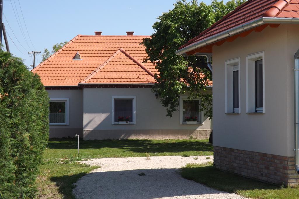 Nagybajcsi Koertefa Vendeghaz Apartment ภายนอก รูปภาพ